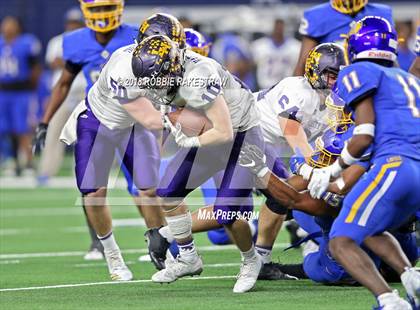 Thumbnail 3 in La Vega vs. Liberty Hill (UIL 4A Division 1 Championship) photogallery.