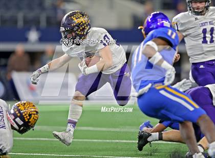 Thumbnail 2 in La Vega vs. Liberty Hill (UIL 4A Division 1 Championship) photogallery.