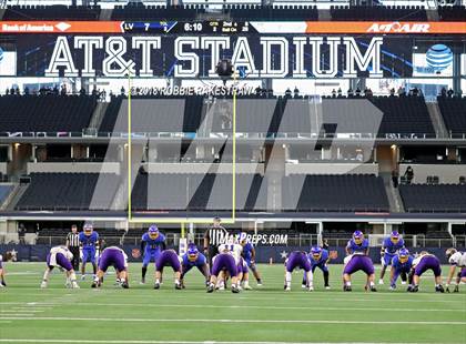 Thumbnail 2 in La Vega vs. Liberty Hill (UIL 4A Division 1 Championship) photogallery.