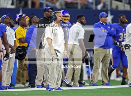 Thumbnail 3 in La Vega vs. Liberty Hill (UIL 4A Division 1 Championship) photogallery.