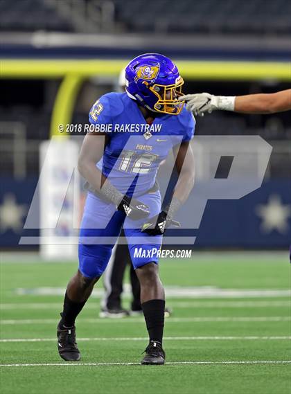 Thumbnail 1 in La Vega vs. Liberty Hill (UIL 4A Division 1 Championship) photogallery.