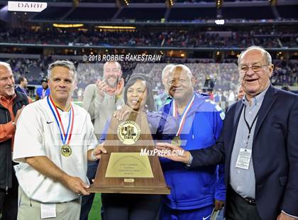 Thumbnail 1 in La Vega vs. Liberty Hill (UIL 4A Division 1 Championship) photogallery.