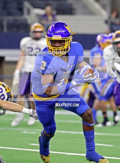 Thumbnail 1 in La Vega vs. Liberty Hill (UIL 4A Division 1 Championship) photogallery.