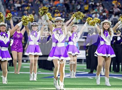 Thumbnail 3 in La Vega vs. Liberty Hill (UIL 4A Division 1 Championship) photogallery.