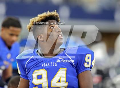 Thumbnail 1 in La Vega vs. Liberty Hill (UIL 4A Division 1 Championship) photogallery.