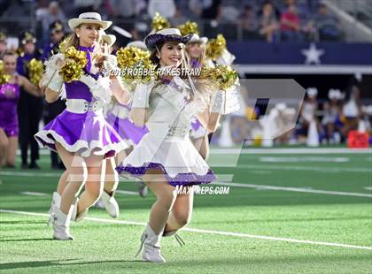 Thumbnail 3 in La Vega vs. Liberty Hill (UIL 4A Division 1 Championship) photogallery.