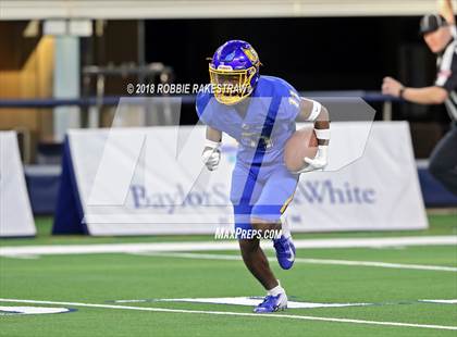 Thumbnail 2 in La Vega vs. Liberty Hill (UIL 4A Division 1 Championship) photogallery.