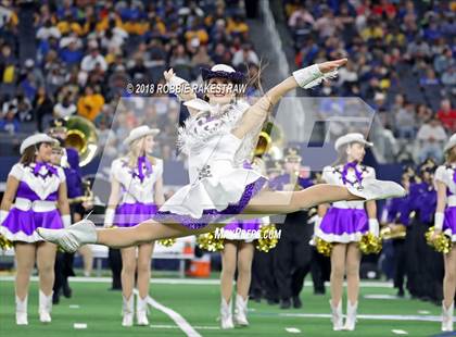 Thumbnail 2 in La Vega vs. Liberty Hill (UIL 4A Division 1 Championship) photogallery.