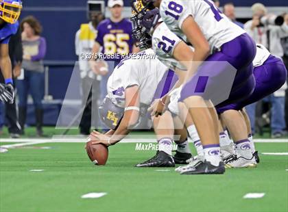 Thumbnail 3 in La Vega vs. Liberty Hill (UIL 4A Division 1 Championship) photogallery.