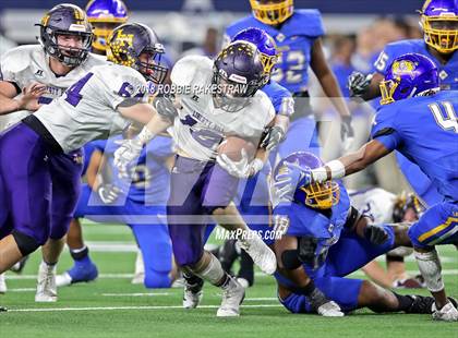 Thumbnail 1 in La Vega vs. Liberty Hill (UIL 4A Division 1 Championship) photogallery.