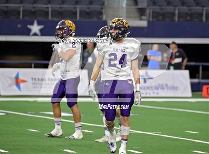 Thumbnail 1 in La Vega vs. Liberty Hill (UIL 4A Division 1 Championship) photogallery.