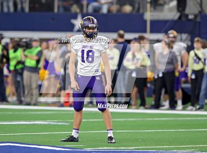 Thumbnail 1 in La Vega vs. Liberty Hill (UIL 4A Division 1 Championship) photogallery.