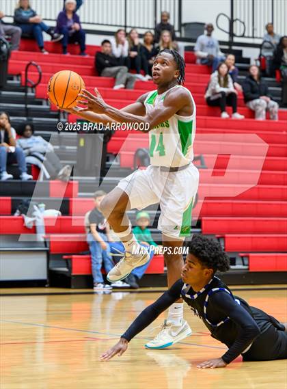 Thumbnail 3 in Community School of Davidson vs West Iredell (North Iredell Holiday Classic) photogallery.