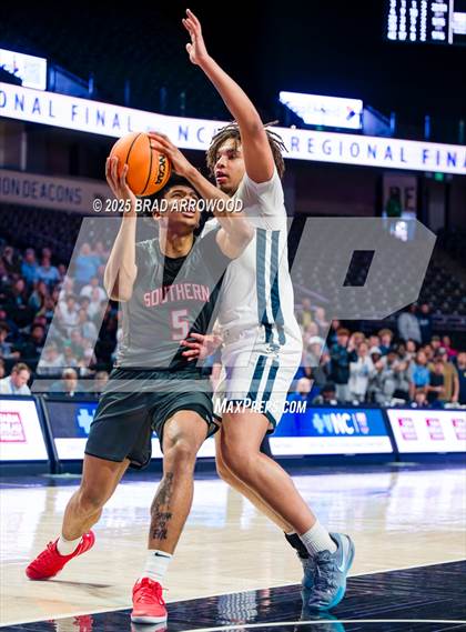Thumbnail 3 in Southern School of Energy and Sustainability vs Swansboro (NCHSAA 3A Regional Final) photogallery.