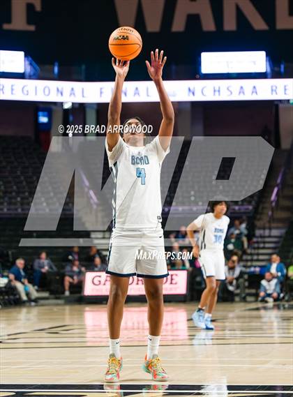 Thumbnail 1 in Southern School of Energy and Sustainability vs Swansboro (NCHSAA 3A Regional Final) photogallery.