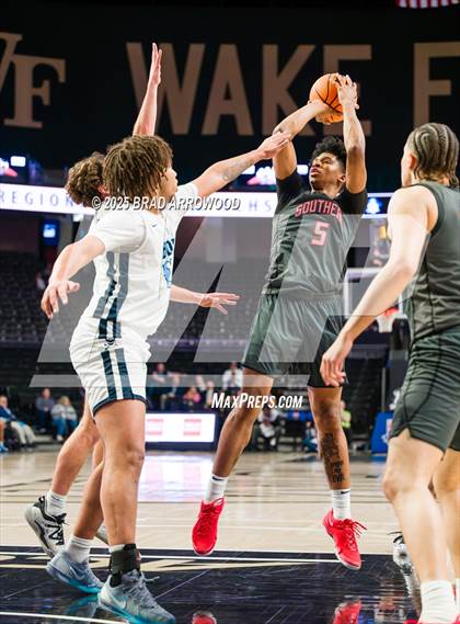 Thumbnail 1 in Southern School of Energy and Sustainability vs Swansboro (NCHSAA 3A Regional Final) photogallery.