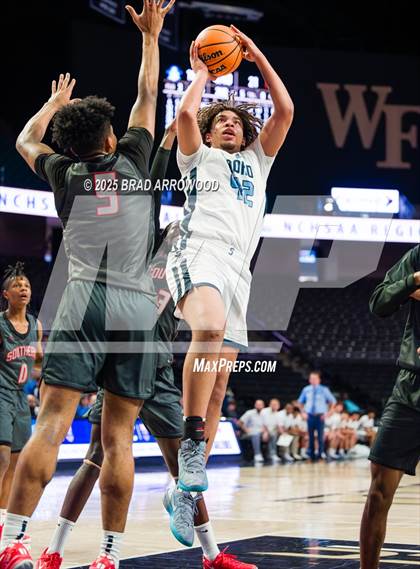 Thumbnail 1 in Southern School of Energy and Sustainability vs Swansboro (NCHSAA 3A Regional Final) photogallery.