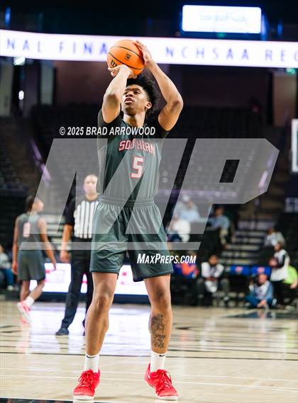 Thumbnail 3 in Southern School of Energy and Sustainability vs Swansboro (NCHSAA 3A Regional Final) photogallery.