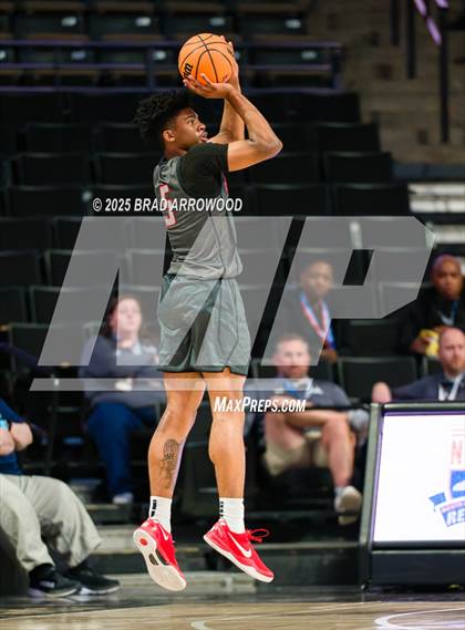 Thumbnail 2 in Southern School of Energy and Sustainability vs Swansboro (NCHSAA 3A Regional Final) photogallery.