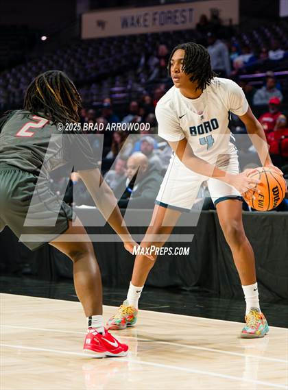 Thumbnail 2 in Southern School of Energy and Sustainability vs Swansboro (NCHSAA 3A Regional Final) photogallery.