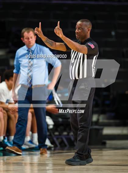 Thumbnail 1 in Southern School of Energy and Sustainability vs Swansboro (NCHSAA 3A Regional Final) photogallery.