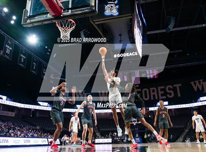 Thumbnail 3 in Southern School of Energy and Sustainability vs Swansboro (NCHSAA 3A Regional Final) photogallery.