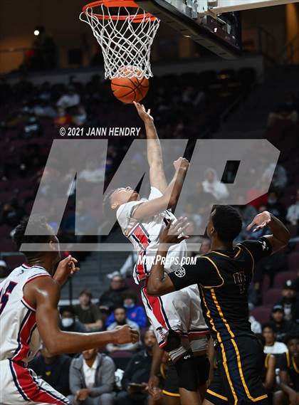 Thumbnail 2 in Oak Cliff Faith Family Academy vs. Liberty (Tarkanian Classic) photogallery.