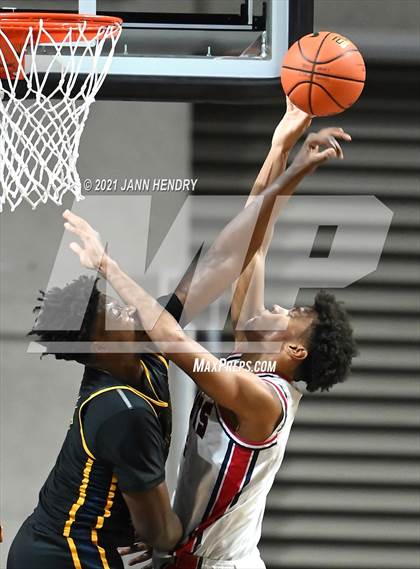 Thumbnail 3 in Oak Cliff Faith Family Academy vs. Liberty (Tarkanian Classic) photogallery.