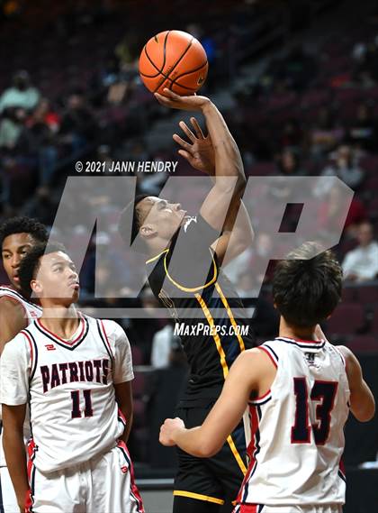 Thumbnail 2 in Oak Cliff Faith Family Academy vs. Liberty (Tarkanian Classic) photogallery.