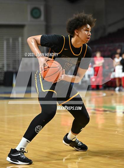 Thumbnail 3 in Oak Cliff Faith Family Academy vs. Liberty (Tarkanian Classic) photogallery.