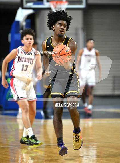 Thumbnail 1 in Oak Cliff Faith Family Academy vs. Liberty (Tarkanian Classic) photogallery.