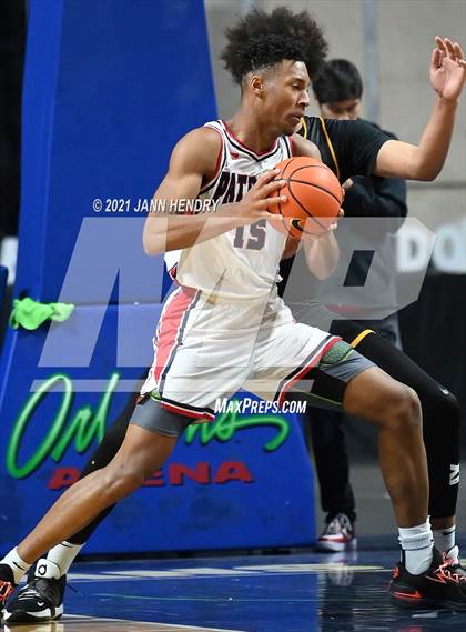 Thumbnail 1 in Oak Cliff Faith Family Academy vs. Liberty (Tarkanian Classic) photogallery.
