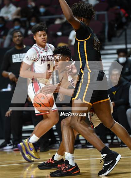 Thumbnail 3 in Oak Cliff Faith Family Academy vs. Liberty (Tarkanian Classic) photogallery.
