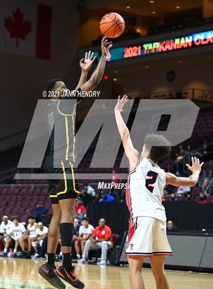 Thumbnail 2 in Oak Cliff Faith Family Academy vs. Liberty (Tarkanian Classic) photogallery.