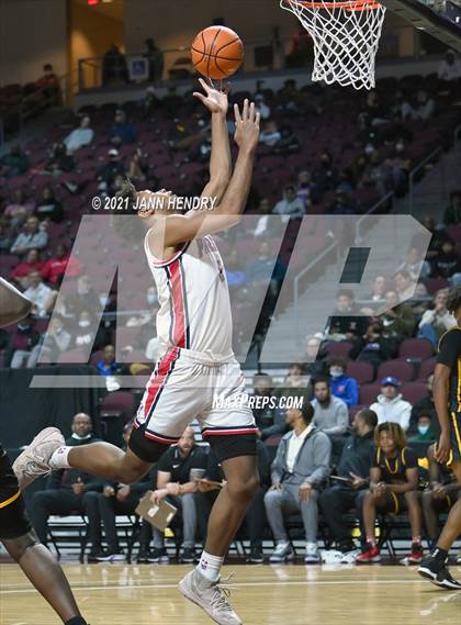 Thumbnail 3 in Oak Cliff Faith Family Academy vs. Liberty (Tarkanian Classic) photogallery.