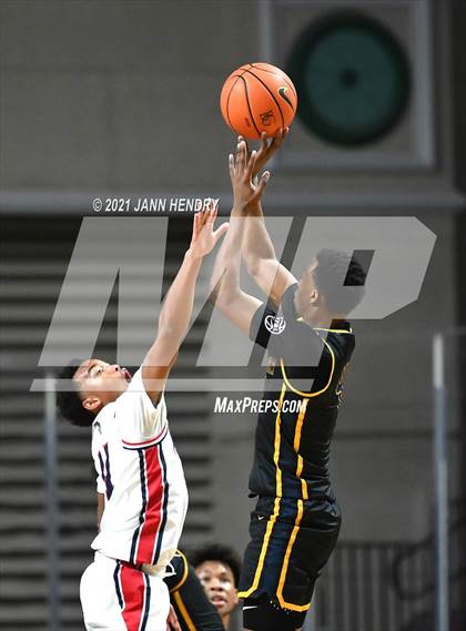 Thumbnail 1 in Oak Cliff Faith Family Academy vs. Liberty (Tarkanian Classic) photogallery.