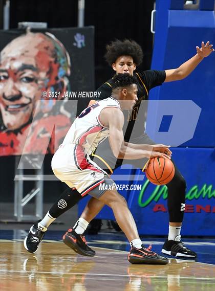 Thumbnail 3 in Oak Cliff Faith Family Academy vs. Liberty (Tarkanian Classic) photogallery.