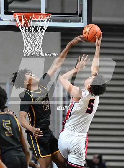 Thumbnail 2 in Oak Cliff Faith Family Academy vs. Liberty (Tarkanian Classic) photogallery.