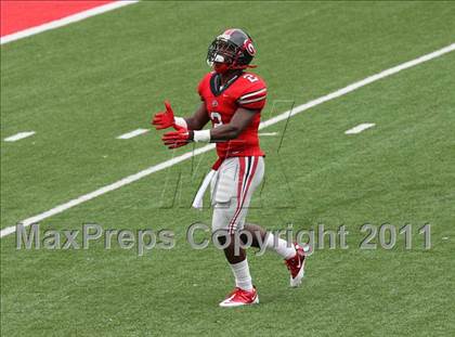 Thumbnail 3 in Camden County vs. Glenville (Kirk Herbstreit National Kickoff Classic) photogallery.