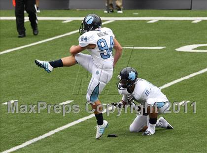 Thumbnail 3 in Camden County vs. Glenville (Kirk Herbstreit National Kickoff Classic) photogallery.