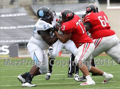 Thumbnail 1 in Camden County vs. Glenville (Kirk Herbstreit National Kickoff Classic) photogallery.
