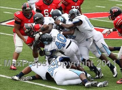 Thumbnail 1 in Camden County vs. Glenville (Kirk Herbstreit National Kickoff Classic) photogallery.