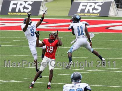 Thumbnail 1 in Camden County vs. Glenville (Kirk Herbstreit National Kickoff Classic) photogallery.