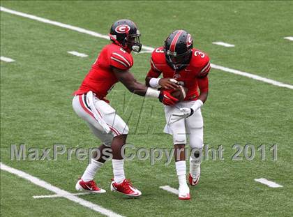 Thumbnail 2 in Camden County vs. Glenville (Kirk Herbstreit National Kickoff Classic) photogallery.