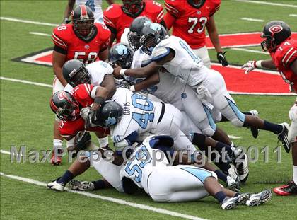 Thumbnail 2 in Camden County vs. Glenville (Kirk Herbstreit National Kickoff Classic) photogallery.