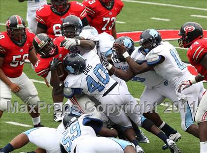 Thumbnail 3 in Camden County vs. Glenville (Kirk Herbstreit National Kickoff Classic) photogallery.