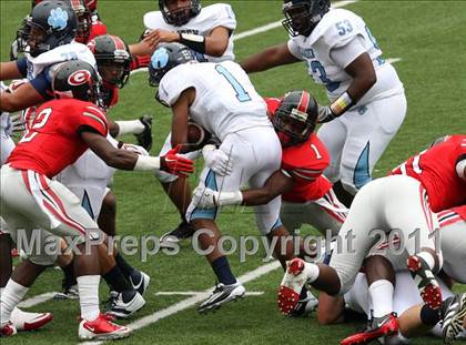 Thumbnail 1 in Camden County vs. Glenville (Kirk Herbstreit National Kickoff Classic) photogallery.