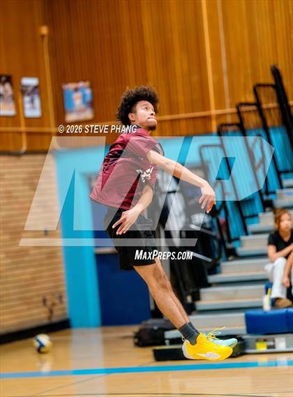 Thumbnail 3 in JV: Johnson @ Burbank photogallery.