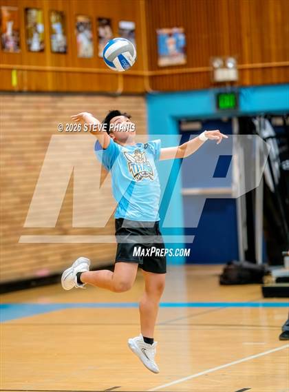 Thumbnail 3 in JV: Johnson @ Burbank photogallery.