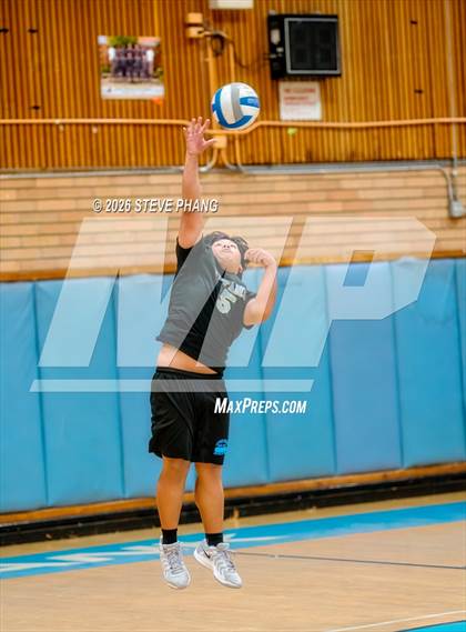 Thumbnail 1 in JV: Johnson @ Burbank photogallery.